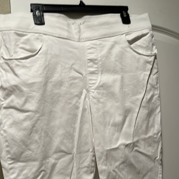 EUC Gloria Vanderbilt All Around Slimming Pull On Pants - Picture 2 of 5